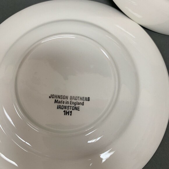 Johnson Brothers Athena Bread and Butter Plates Ivory Ribbed Border Lot of 6 - Picture 10 of 11